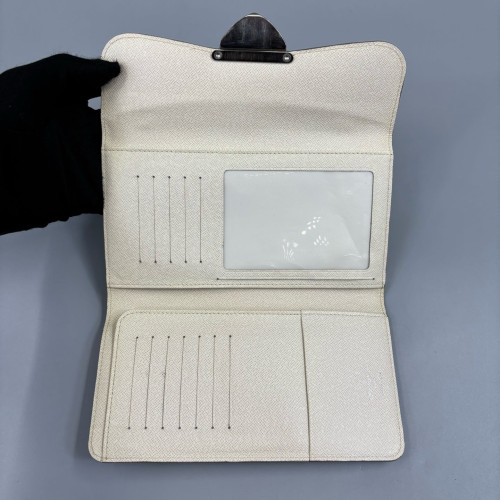 Louis Vuitton Continental Wallet Epi White