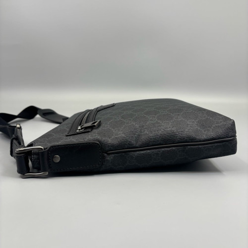 Gucci Messenger GG Supreme Monogram Black Gucci Messenger GG Supreme Monogram Black