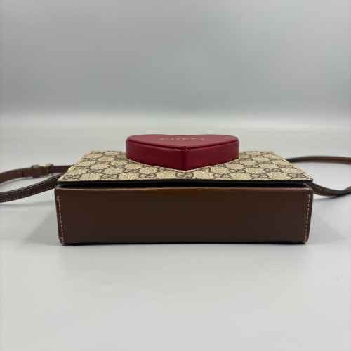 Gucci Heart Box Bag GG Supreme Monogram Beige Brown Red Gucci Heart Box Bag GG Supreme Monogram Beige Brown Red
