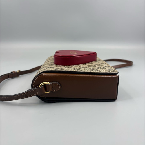 Gucci Heart Box Bag GG Supreme Monogram Beige Brown Red Gucci Heart Box Bag GG Supreme Monogram Beige Brown Red