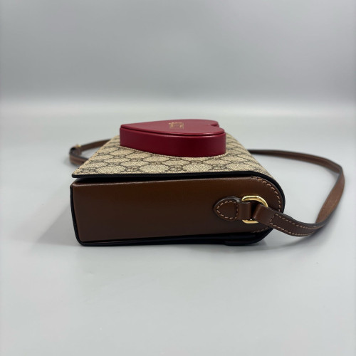 Gucci Heart Box Bag GG Supreme Monogram Beige Brown Red Gucci Heart Box Bag GG Supreme Monogram Beige Brown Red