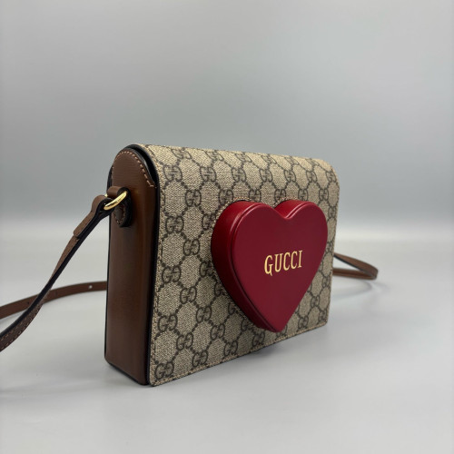 Gucci Heart Box Bag GG Supreme Monogram Beige Brown Red Gucci Heart Box Bag GG Supreme Monogram Beige Brown Red