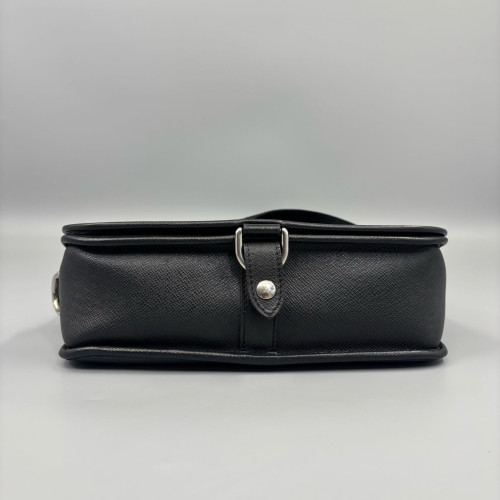 Louis Vuitton Messenger Calfskin Black