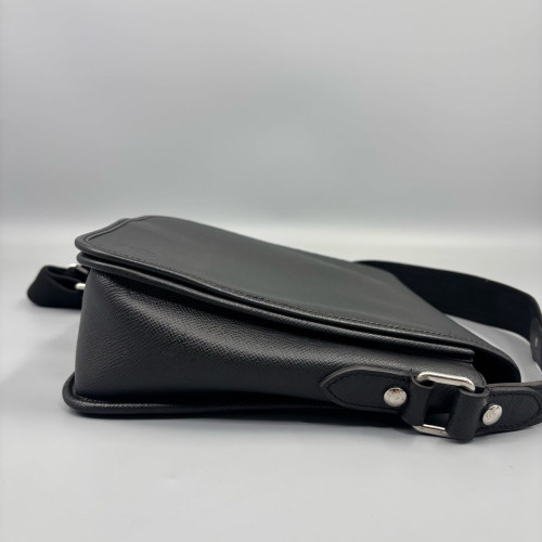 Louis Vuitton Messenger Calfskin Black