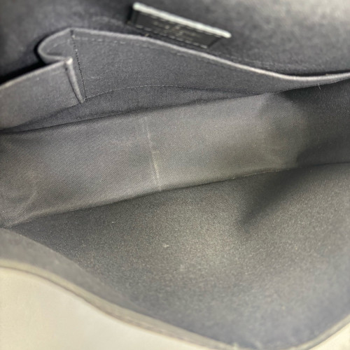 Louis Vuitton Messenger Calfskin Black