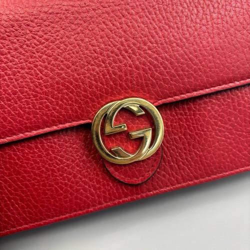 Gucci Interlocking G Chain Wallet Grained Calfskin Red Gucci Interlocking G Chain Wallet Grained Calfskin Red