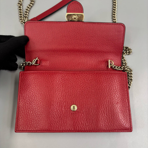 Gucci Interlocking G Chain Wallet Grained Calfskin Red Gucci Interlocking G Chain Wallet Grained Calfskin Red