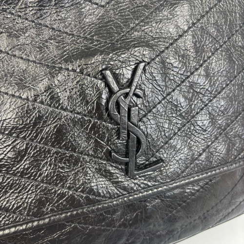 Yves Saint Laurent Large Niki Chain Pull Up Leather Black