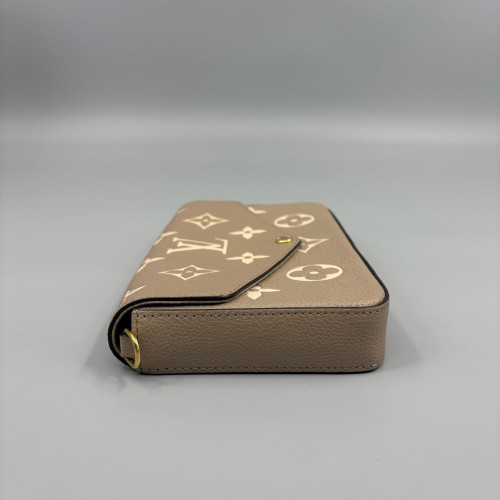 Louis Vuitton Pochette Felicie Chain Wallet Monogram Empreinte Giant Marmo Louis Vuitton Pochette Felicie Chain Wallet Monogram Empreinte Giant Marmo