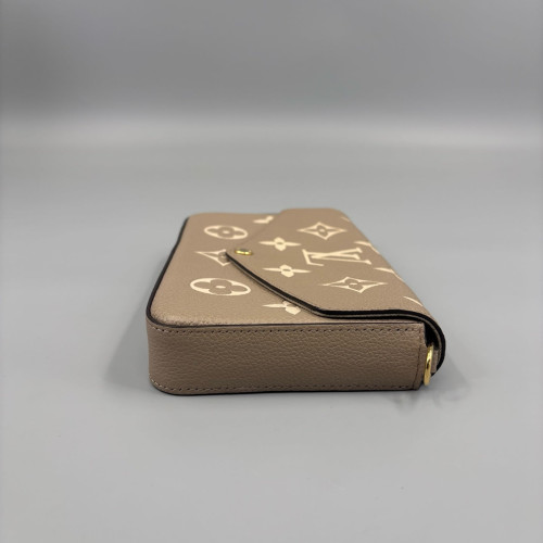 Louis Vuitton Pochette Felicie Chain Wallet Monogram Empreinte Giant Marmo Louis Vuitton Pochette Felicie Chain Wallet Monogram Empreinte Giant Marmo