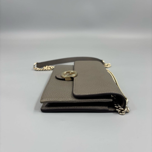 Gucci Interlocking G Chain Wallet Calfskin Grey