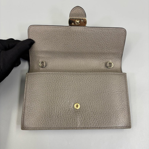 Gucci Interlocking G Chain Wallet Calfskin Grey