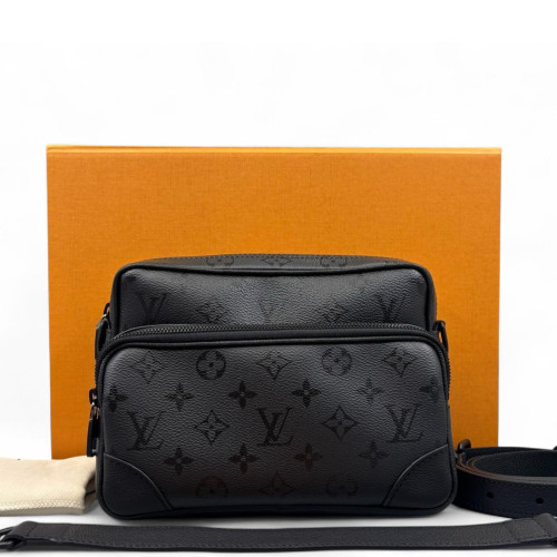 Louis Vuitton Nil Messenger Monogram Eclipse Black