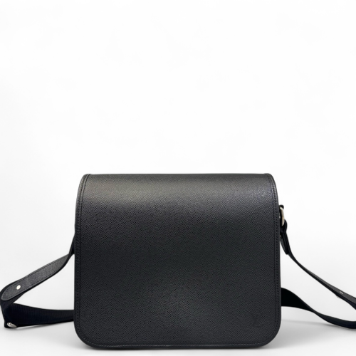 Louis Vuitton District Messenger Bag PM Calfskin Black