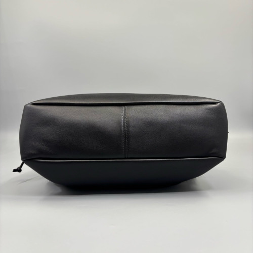 Yves Saint Laurent Jamie 4.3 Shoulder Bag Calfskin Black