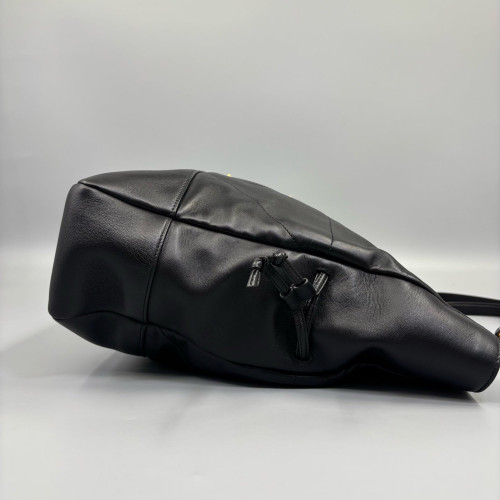 Yves Saint Laurent Jamie 4.3 Shoulder Bag Calfskin Black