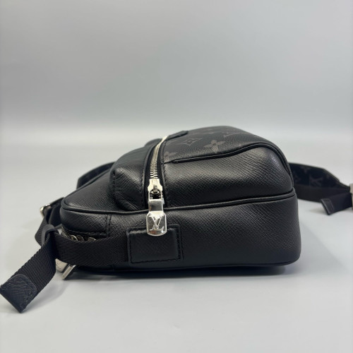 Louis Vuitton Outdoor Messenger PM Monogram Eclipse Black
