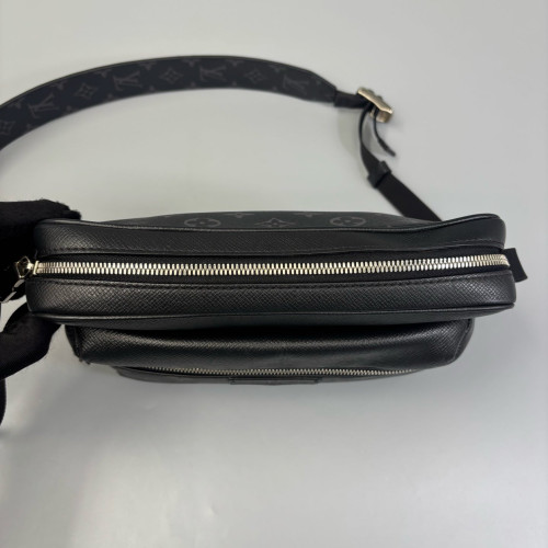 Louis Vuitton Outdoor Messenger PM Monogram Eclipse Black
