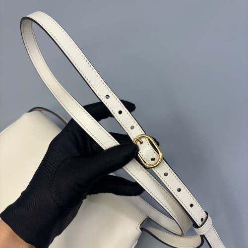 Gucci Small Arli Flap Shoulder Bag Calfskin White