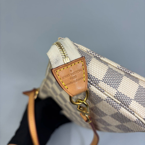 Louis Vuitton Pochette Accessories 22 Damier Azur White