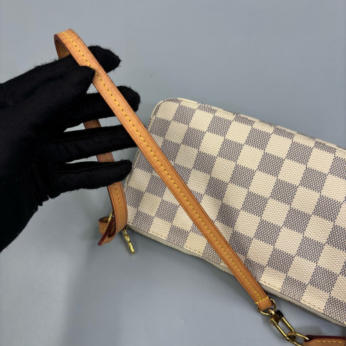 Louis Vuitton Pochette Accessories 22 Damier Azur White