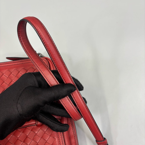 Bottega Veneta Shoulder Bag Calfskin Intrecciato Red
