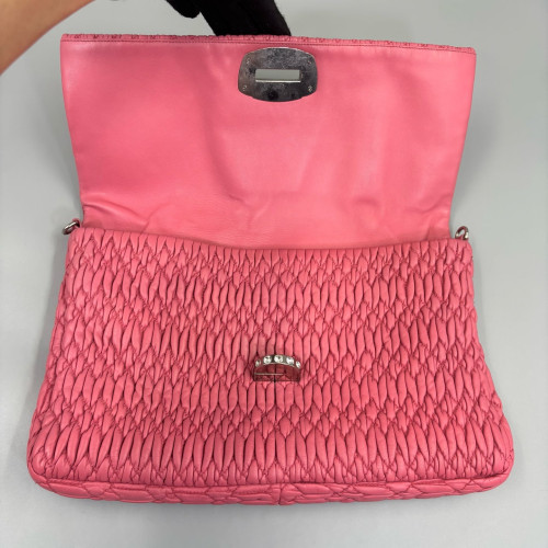Miu Miu Crystal Rhinestone Matelasse Crystal Flap Clutch Crumpled Lambskin Pink