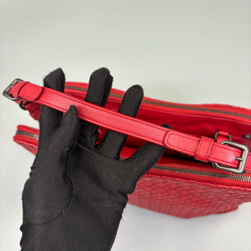 Bottega Veneta Shoulder Bag Calfskin Intrecciato Red