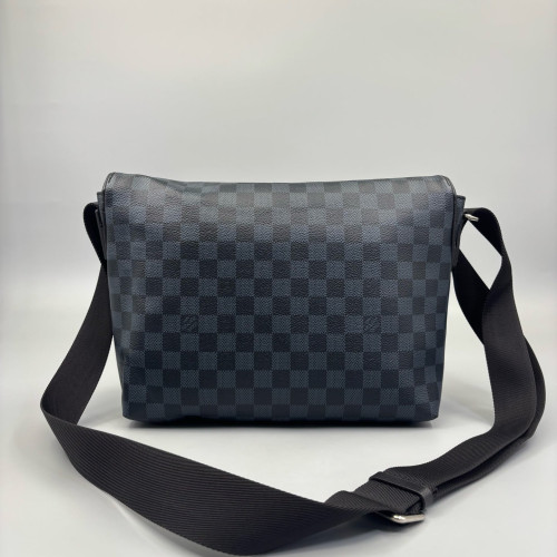Louis Vuitton Messenger Damier Graphite Black