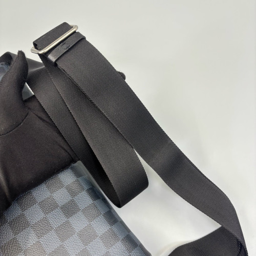 Louis Vuitton Messenger Damier Graphite Black
