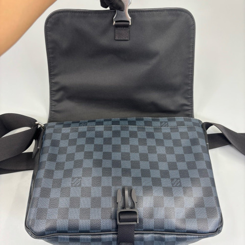 Louis Vuitton Messenger Damier Graphite Black