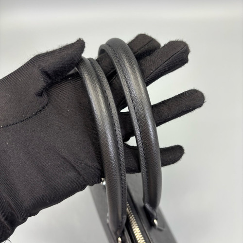 Louis Vuitton Briefcase Calfskin Black