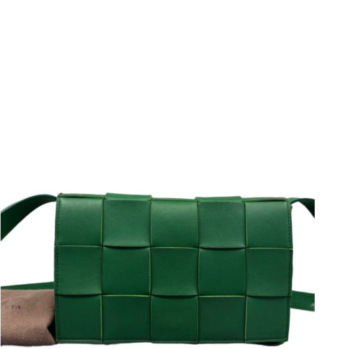Bottega Veneta Classic Cassette Crossbody Bag Lambskin Maxi Intrecciato Green
