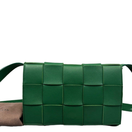 Bottega Veneta Classic Cassette Crossbody Bag Lambskin Maxi Intrecciato Green