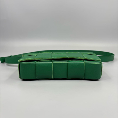 Bottega Veneta Classic Cassette Crossbody Bag Lambskin Maxi Intrecciato Green