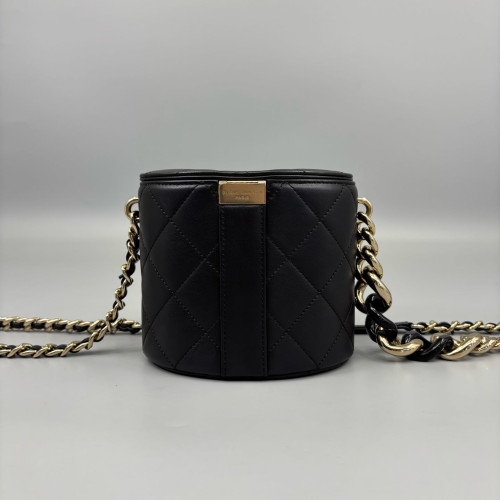 Chanel Quilted Tubular Vanity Case Calfskin Black Chanel Quilted Tubular Vanity Case Calfskin Black