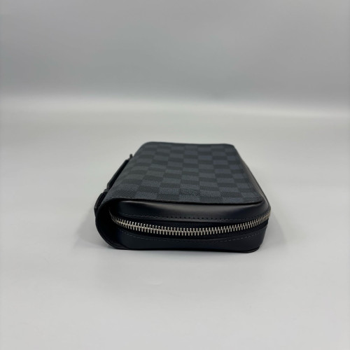 Louis Vuitton Clutch Damier Graphite Black
