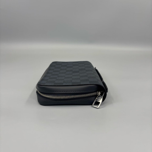Louis Vuitton Clutch Damier Graphite Black