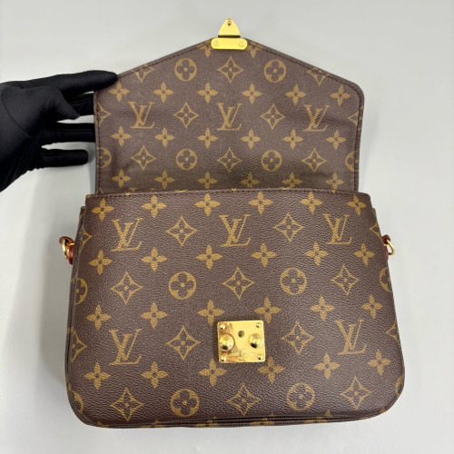 Louis Vuitton Pochette Metis Monogram Brown