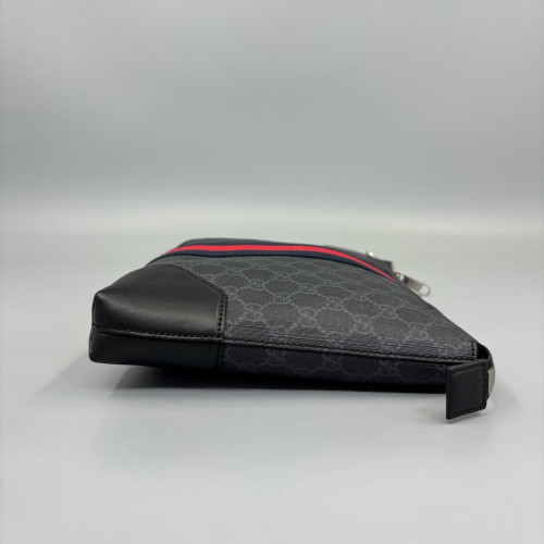 Gucci Web Clutch GG Supreme Monogram Black Red