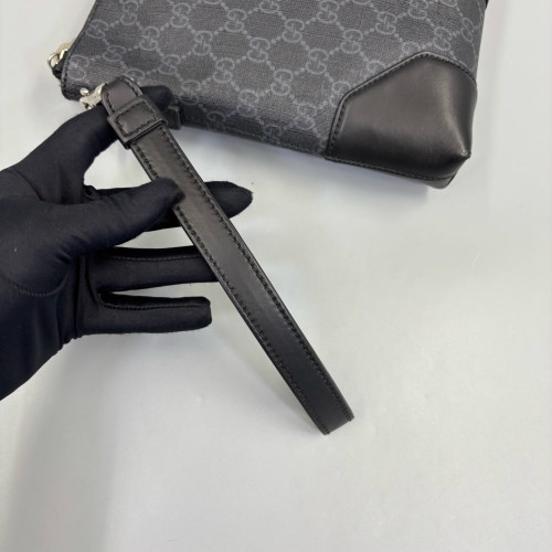 Gucci Web Clutch GG Supreme Monogram Black Red
