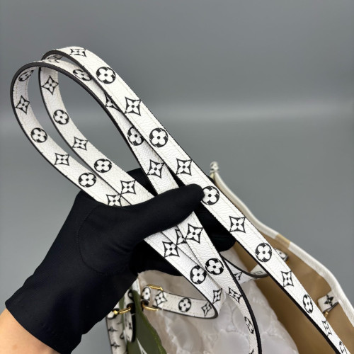 Louis Vuitton Onthego GM Monogram Monogram Giant White Green Louis Vuitton Onthego GM Monogram Monogram Giant White Green