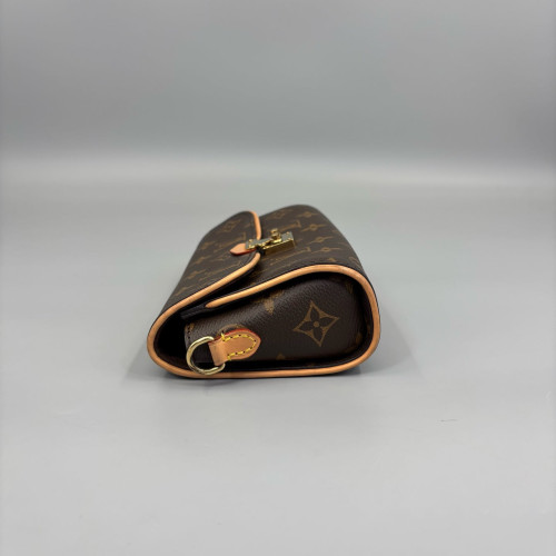 Louis Vuitton Pochette Camille Monogram Brown