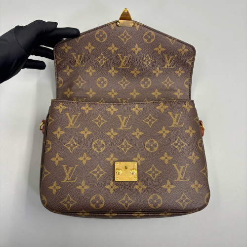 Louis Vuitton Pochette Metis Monogram Dark Brown Light Brown