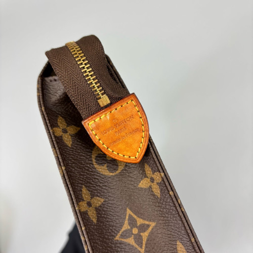 Louis Vuitton Poche Toilette 26 Monogram Dark Brown Light Brown Louis Vuitton Poche Toilette 26 Monogram Dark Brown Light Brown