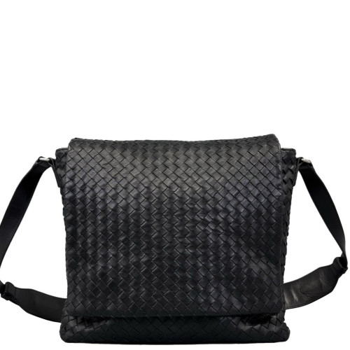 Bottega Veneta Messenger Calfskin Intrecciato Black