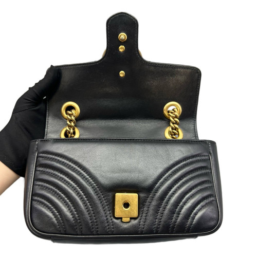 Gucci Chevron Mini GG Marmont Calfskin Black Gucci Chevron Mini GG Marmont Calfskin Black