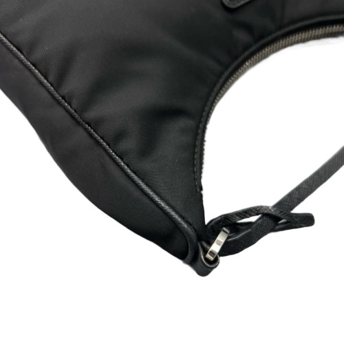 Prada Re-Edition 2005 Shoulder Bag Nylon Vela Black