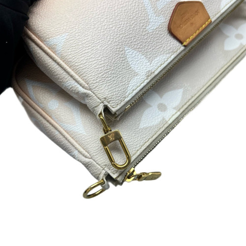 Louis Vuitton Multi Pochette Accessories Empreinte Monogram Giant Pink