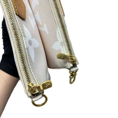 Louis Vuitton Multi Pochette Accessories Empreinte Monogram Giant Pink